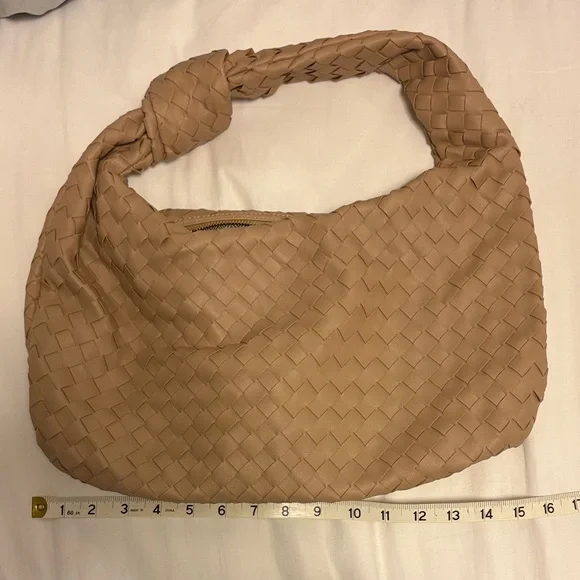 Urban Expressions Beige Woven Hobo Bag - Picture 1 of 4